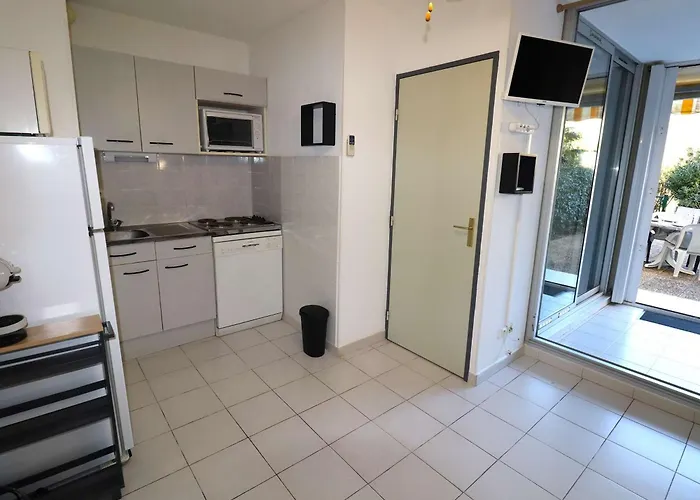 Lumineux Avec Terrasse Et Parking Securise - Fr-1-307-291 Le Grau-du-Roi
